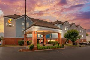 Comfort Inn & Suites Saint Louis Lafayette Square