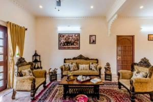 Grandiose Manor Luxury Heritage 5 BHK Villa with pool in Udaipur