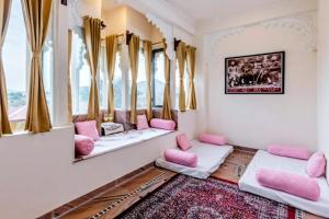 Grandiose Manor Luxury Heritage 5 BHK Villa with pool in Udaipur