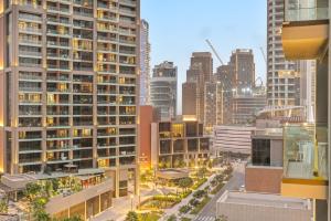 FIRST CLASS 2BR Skyline Luxe Canal Walk