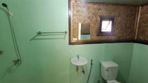 Tonys country glamping chalet with private bathroom