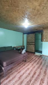Tonys country glamping chalet with private bathroom