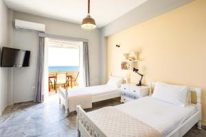 Beachfront Nest Memi Koroni-Seaheaven House B1