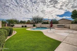 Private Oasis: Pool, Hot Tub & Golf Course Views!