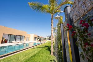 Villa prestige, terrain padel, salle de sport, hammam