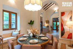 StayVista at Mai Ludvina with Pool