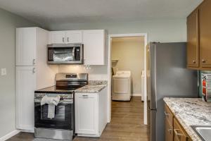 2 Mi to Motor Speedway! Indy Home with Fenced Yard