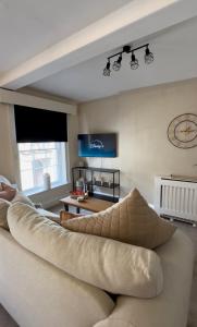 Charming 3 Bedroom High St Apartment