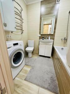 Новобудова Стрийська, Кінг Крос, ,Автовокзал, Арена