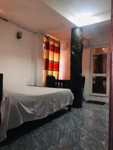 Sunshine Hotel