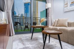 Chic 1BR Apartment in Zada Tower Canal View