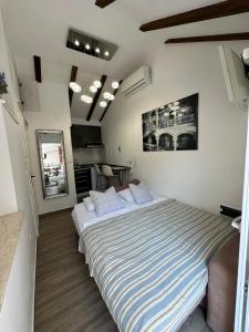 Tiny Dream - Old Town Rooms Split