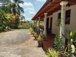 New Olina Gest and Restaurant
