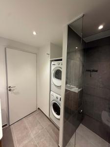 Luxury Apt with Harbor Views 2