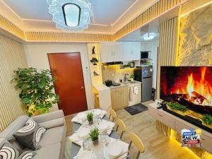 URBAN CHIC 1Bedroom Condo Unit at MesaVirre with PlayStation 5, Pool view, Sea view, and City View