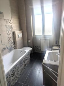 Appartamento 2 camere 2 bagni Balcone Vista WiFi Nuovo Salario