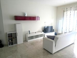 Appartamento 2 camere 2 bagni Balcone Vista WiFi Nuovo Salario