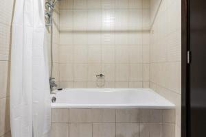 Modern 1BR in Concord Tower JLT with Pool & Gym Access
