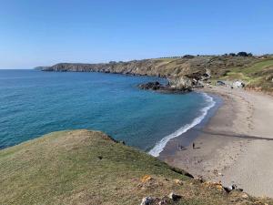 Sunset Cottage 2 Bedrooms & 2 Loos Lizard Base