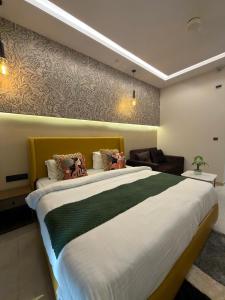 Pratap Living Luxe Studio Stays - Omaxe Hazratganj