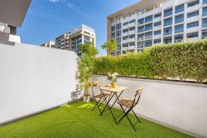 Free housekeeping visits during your stay - StayShort - Contemporary Studio Retreat in Meydan that Sleeps 2