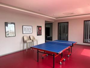 The Grand Palm Retreat with Skyline Suit in GIFT City, 2BHK, Luxurious, Pool, AC, Wifi