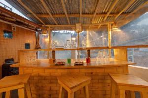 Beholden Stay & Cafe-Mountain View Boutique Stay in Old Manali