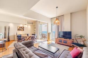 Baobloom Horizon - Seafront Apartment in the heart of Thessaloniki