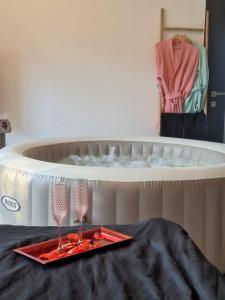 Suite avec Jacuzzi Proche Aix Marseille Aéroport Plage
