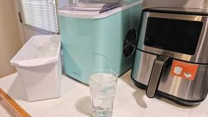 Walk 2 beach - Hot Tub - Ebikes - Arcade