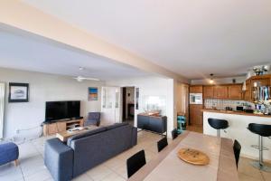 90m apartment with balcony and parking