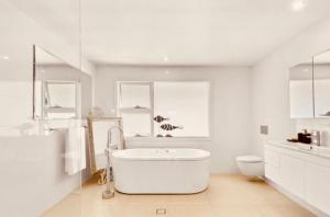 Spacious Luxury Home w Pool Sportscourt Forest Water City Views