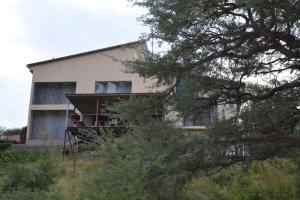 Adestdei - Farm House