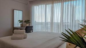 Ocean Breeze Apartment