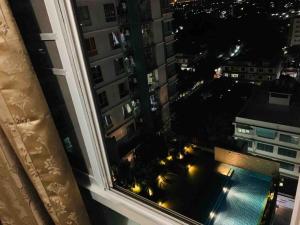 Modern Homely Two Bed Two Bath Condo Perfect View, Pool, & Gym