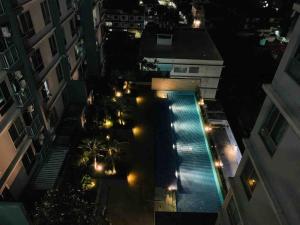 Modern Homely Two Bed Two Bath Condo Perfect View, Pool, & Gym