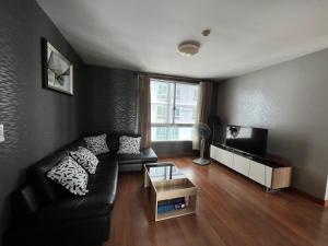 Modern Homely Two Bed Two Bath Condo Perfect View, Pool, & Gym