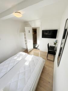 Bright Double Room 20 Free Parking