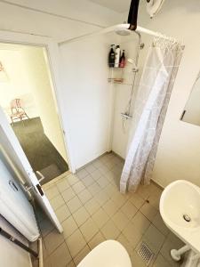 Bright Double Room 20 Free Parking
