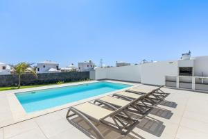 Villa Los Altos Gadea 9B by Escape Home