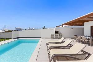 Villa Los Altos Gadea 9B by Escape Home
