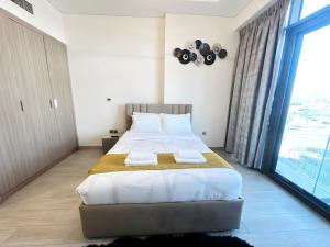 studio with Dubai Burj Khalifa view in Al Jadaf