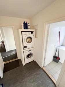 Bright Double Room 30 Free Parking