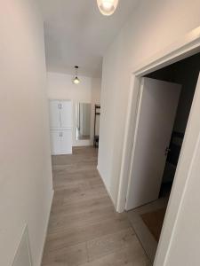 Ioanyk Apartment with parking