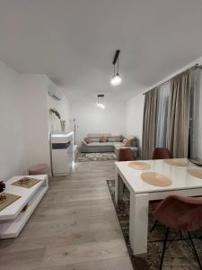 Ioanyk Apartment with parking
