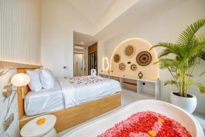 Chic 2bd Canggu Villa w Pool Construction near