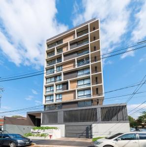 Contemporary Gem 1BR Pool & BBQ 105