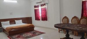 Hotel & Bothgaya Waterpark