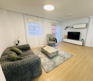 Apartamento Vega - Amplio, Soleado y con Balcón