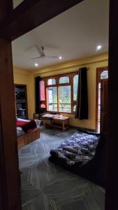 Wanderer Stays Kasol New Chandra Guest House